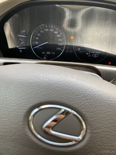 Lexus LX 470-11
