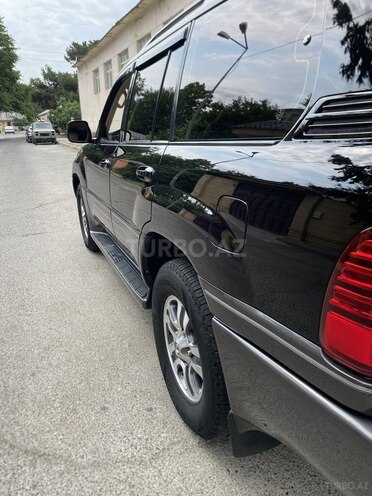 Lexus LX 470-4