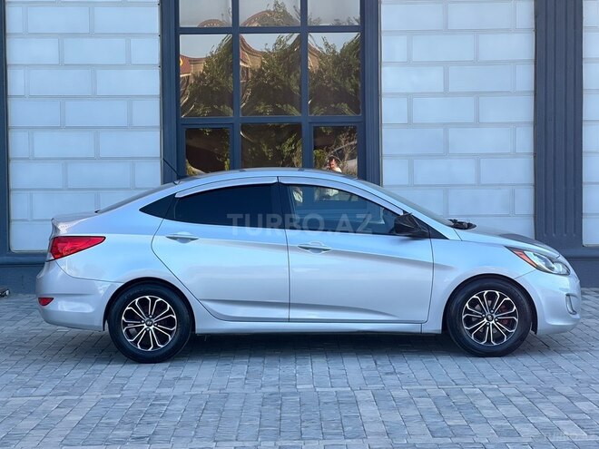 Hyundai Accent-8