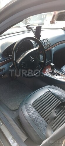 Mercedes E 320 4MATIC-5