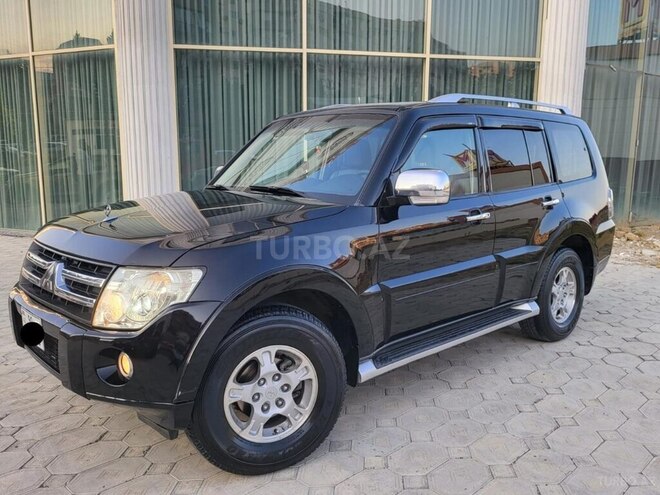 Mitsubishi Pajero-4