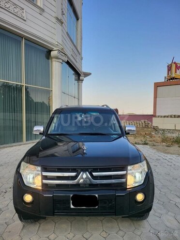 Mitsubishi Pajero-1