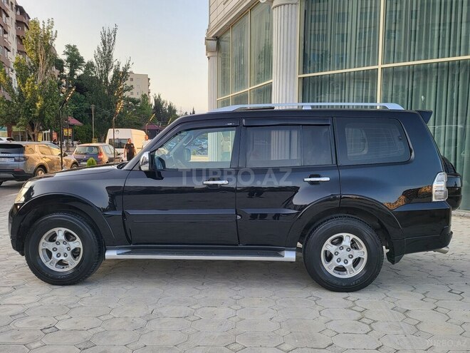 Mitsubishi Pajero-11