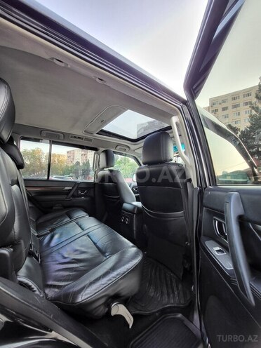 Mitsubishi Pajero-14