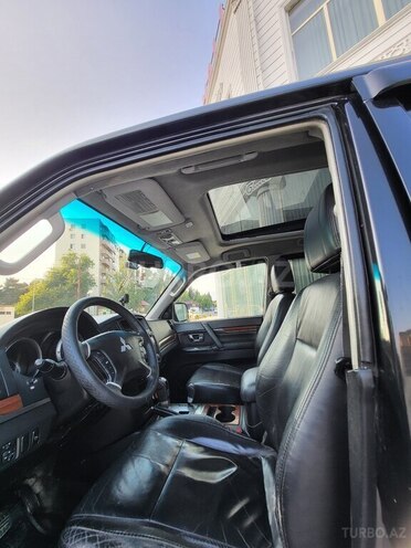 Mitsubishi Pajero-17