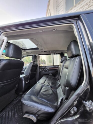 Mitsubishi Pajero-18