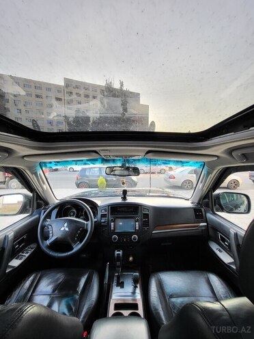 Mitsubishi Pajero-15