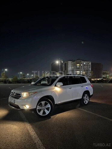 Toyota Highlander-2