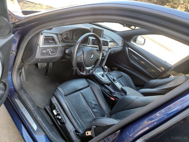 BMW 330e-17