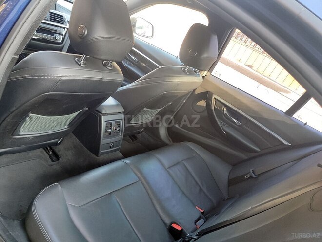 BMW 330e-18