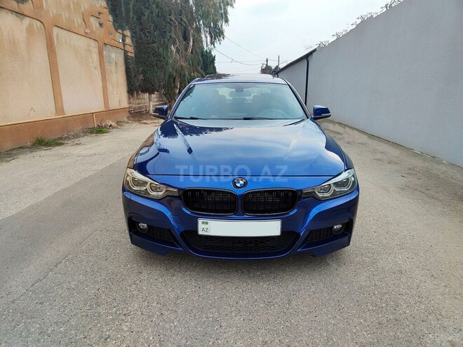 BMW 330e-10