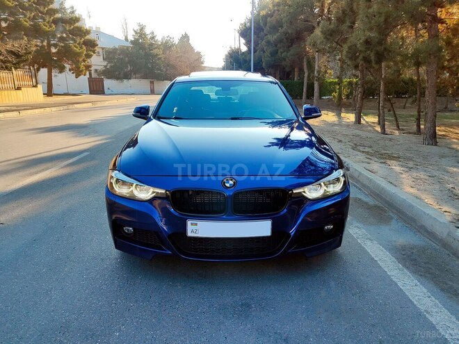 BMW 330e-13