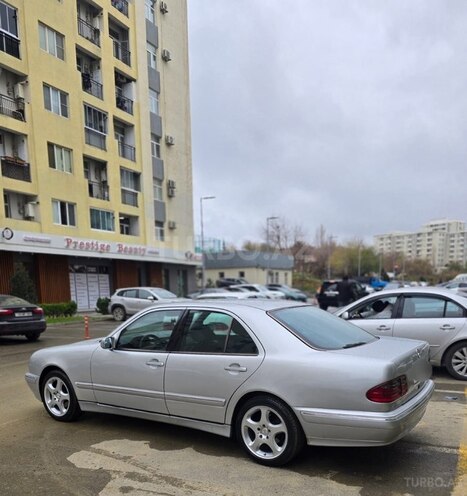 Mercedes E 240-6
