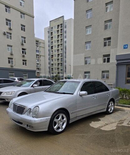 Mercedes E 240-5
