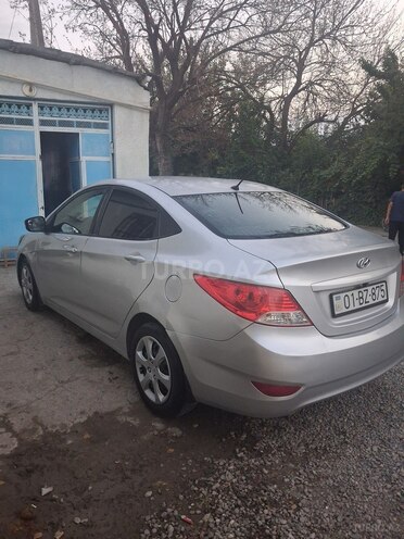 Hyundai Accent-3