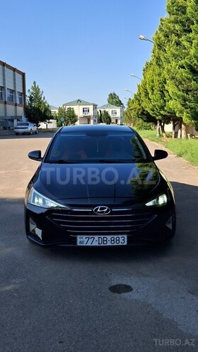 Hyundai Elantra-1