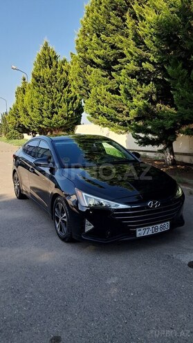 Hyundai Elantra-2