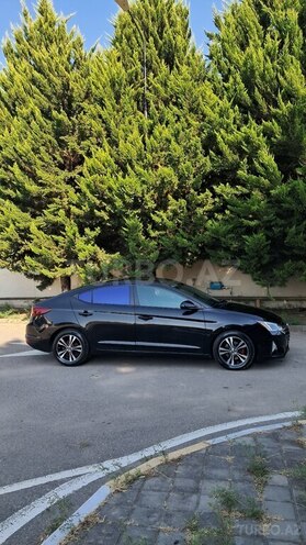 Hyundai Elantra-5