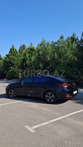 Hyundai Elantra-6