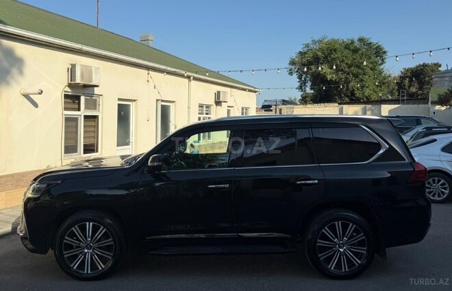 Lexus LX 450d-6
