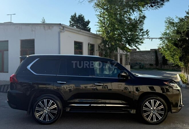 Lexus LX 450d-5