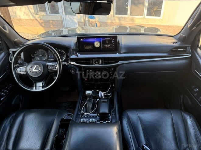 Lexus LX 450d-13