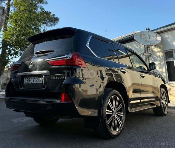 Lexus LX 450d-8