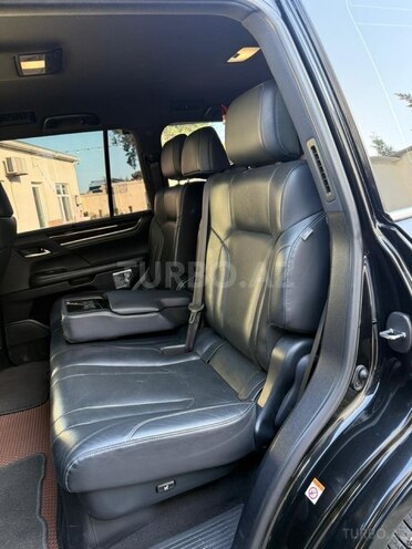 Lexus LX 450d-19