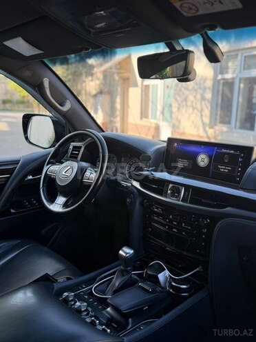 Lexus LX 450d-15