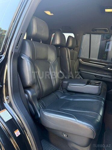 Lexus LX 450d-20