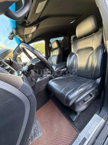 Lexus LX 450d-16