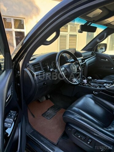 Lexus LX 450d-12