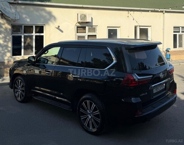Lexus LX 450d-10