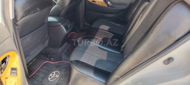 Toyota Camry-15