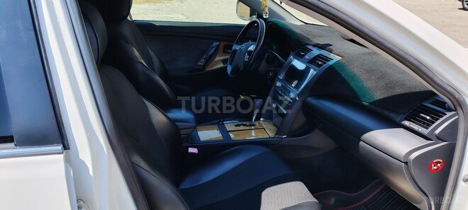 Toyota Camry-12