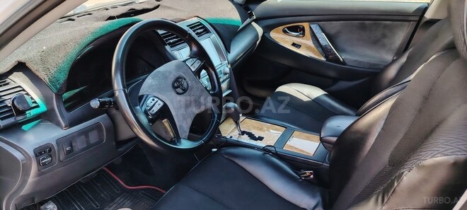 Toyota Camry-16
