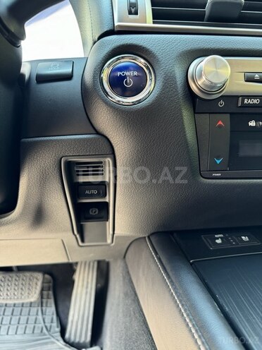 Lexus GS 300h-8