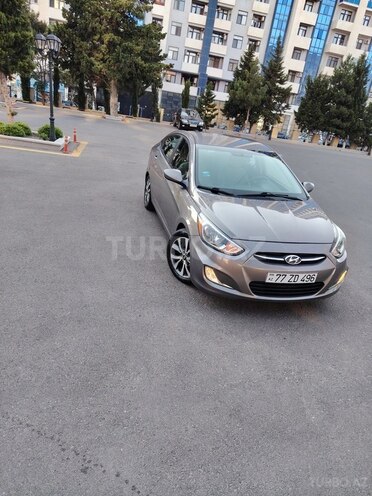 Hyundai Accent-4