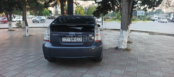 Toyota Prius-2