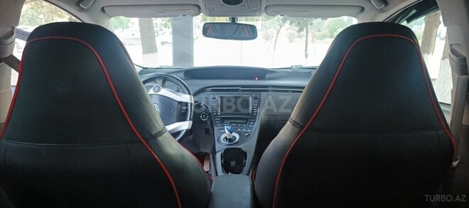 Toyota Prius-7
