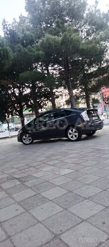 Toyota Prius-12