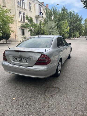 Mercedes E 220-2