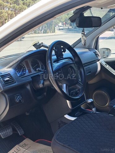 Mercedes B 170-16