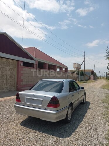 Mercedes C 180-4