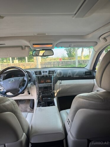 Lexus LS 460-2