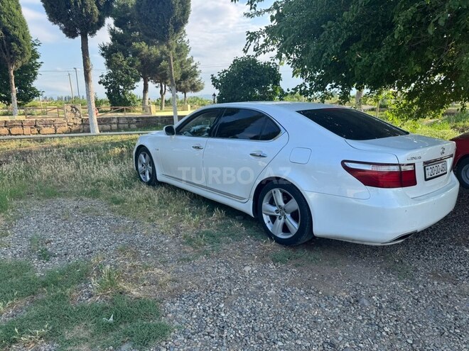 Lexus LS 460-4