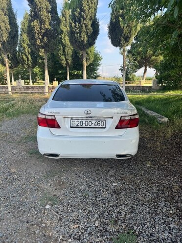 Lexus LS 460-6
