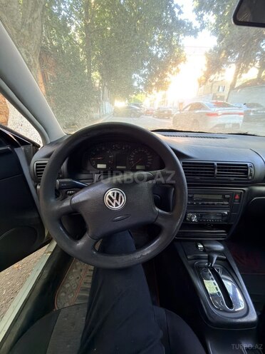 Volkswagen Passat-5