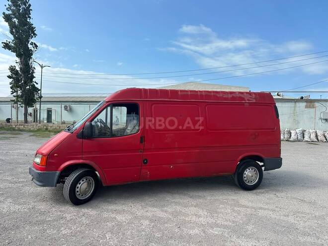 Ford Transit-3