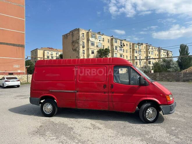 Ford Transit-4